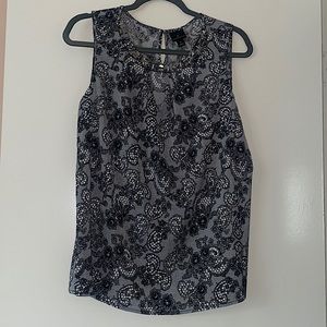 Worthington {large} women’s top. Black/gray white print